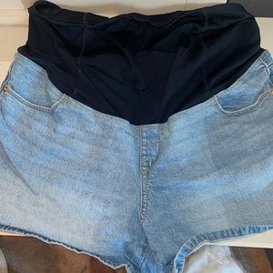 Women’s maternity shorts